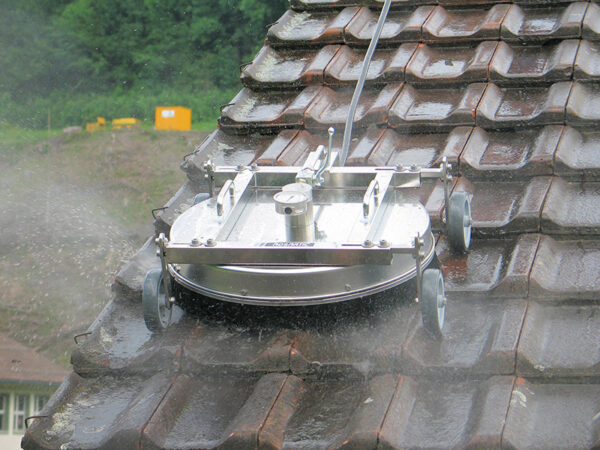 Roof Cleaner Cleaning Tile Roof